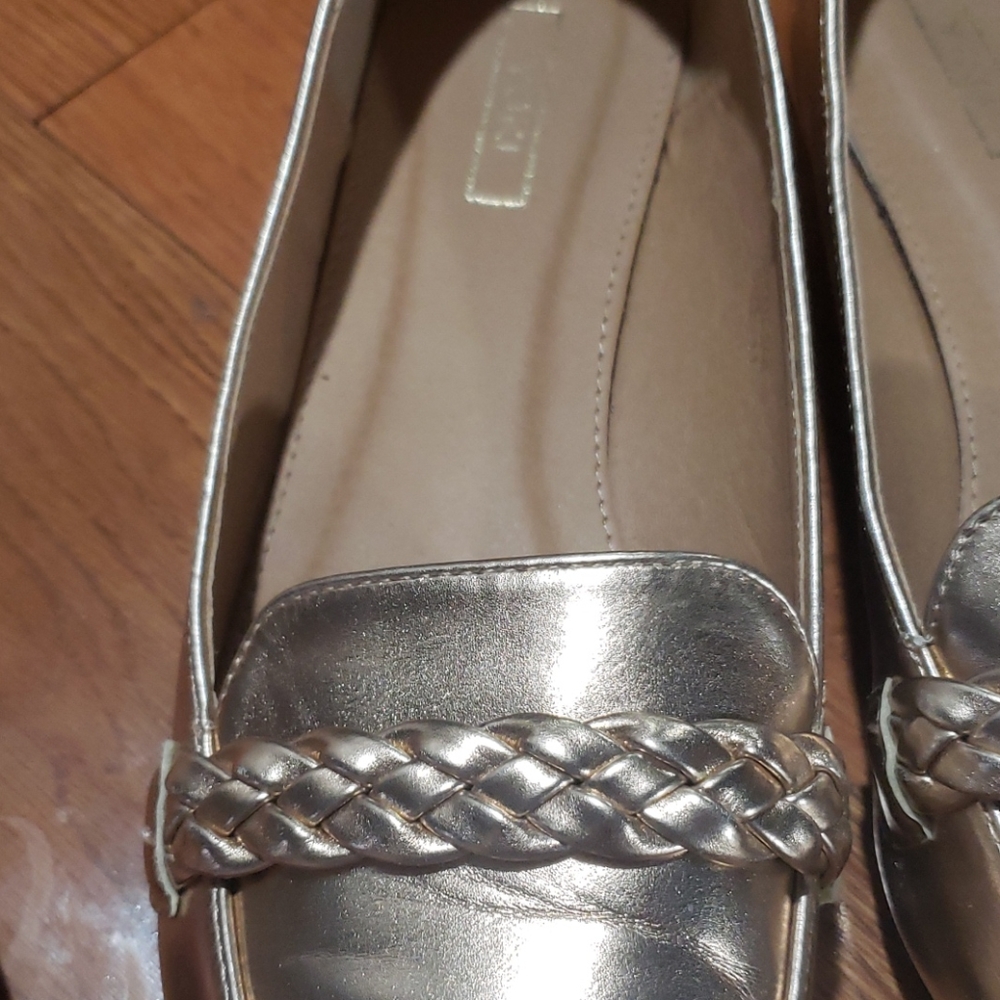 Shoes - Picture 4 of 4